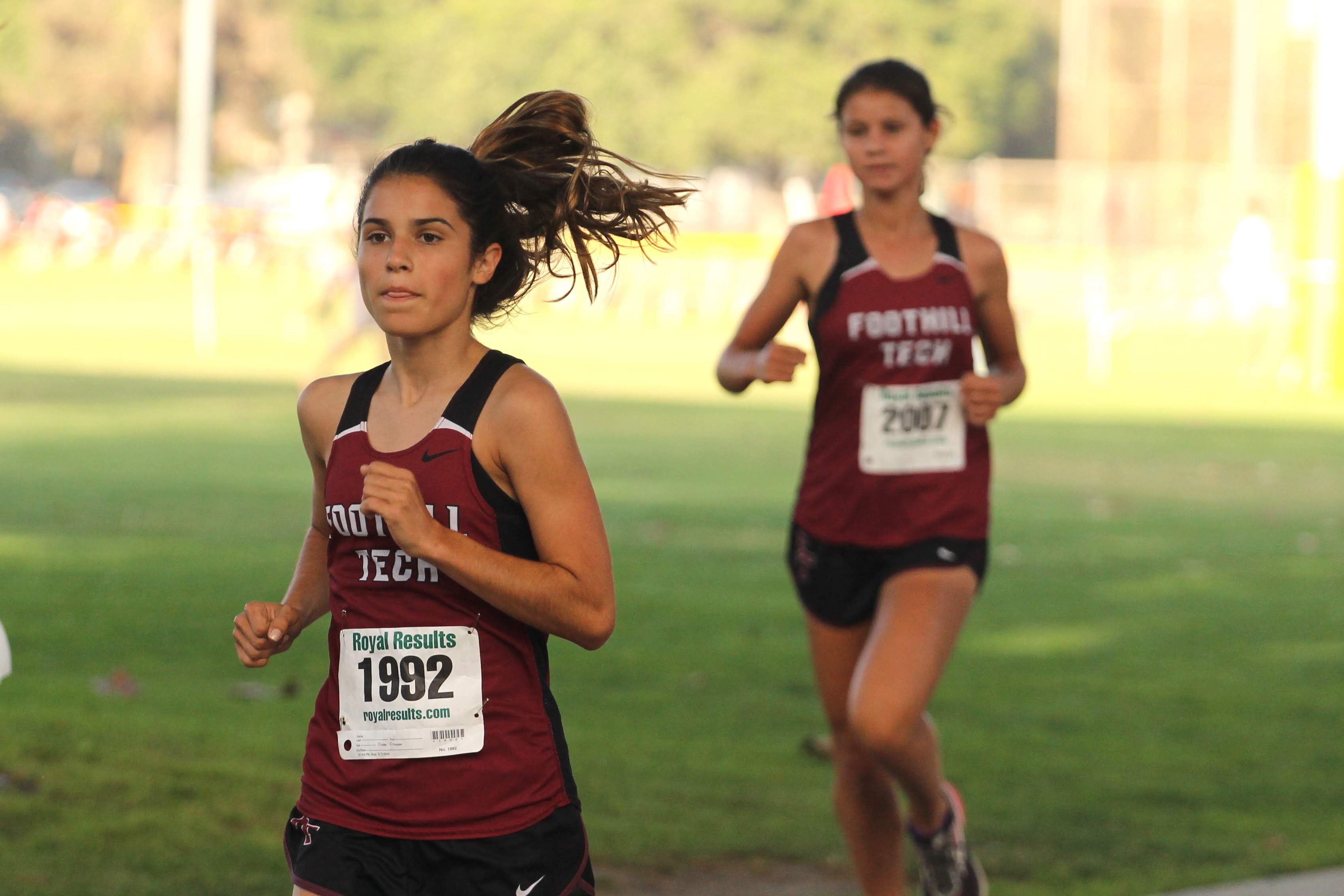 Maya Diaz '22 in full sprint. Credit: Claire Renar / The Foothill Dragon Press