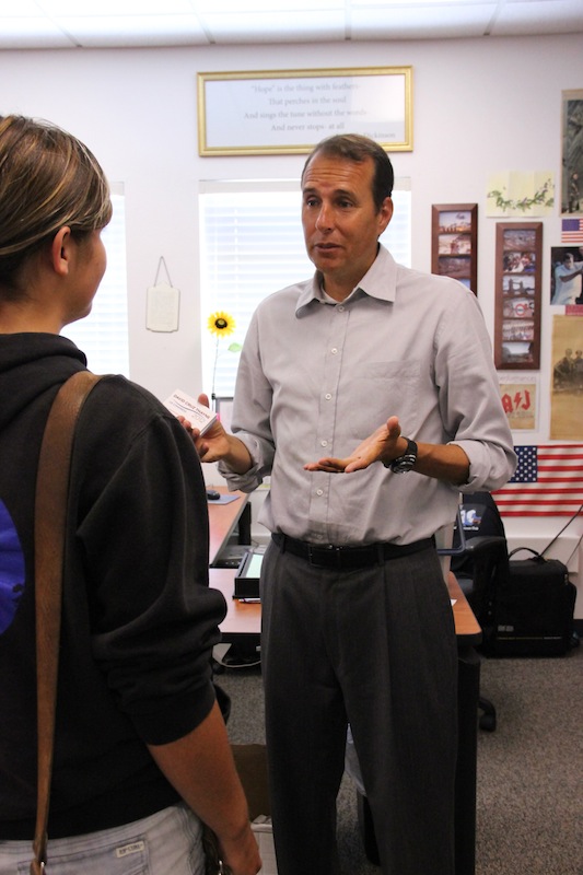 Congressional candidate David Thayne speaks to senior Chloe Hansen Thursday after the PAAC meeting. Credit: Aysen Tan/The Foothill Dragon Press