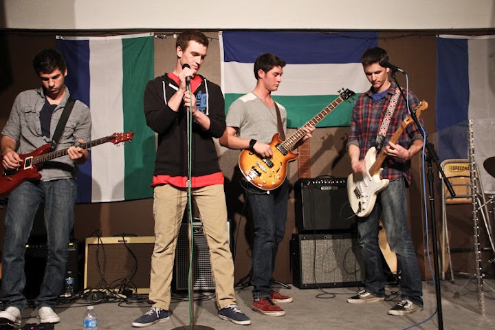 Myrmar, a band formed by seniors Daven Gonzales, Connor Fenwick, Henry Ashworth, and Nolan Bailey (left to right), performs to raise money for Schools for Salone. Credit: Bethany Fankhauser/The Foothill Dragon Press.