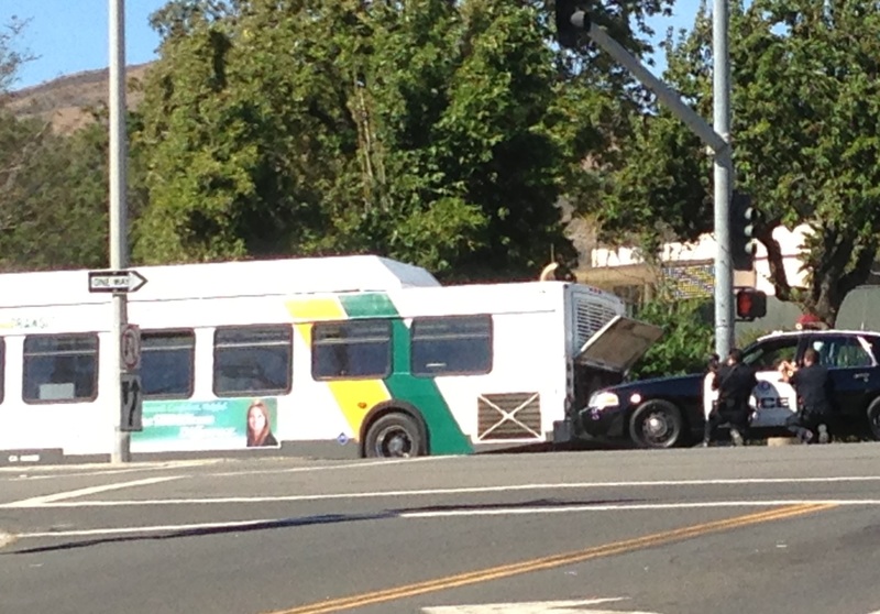 Police react to a man on a public bus near Foothill who threatened a bus driver with a fake gun earlier this afternoon. Credit: Victoria Bonds. Used with permission.