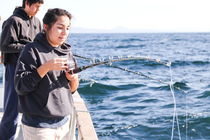 Biotechnology students learn on the open seas (28 photos)