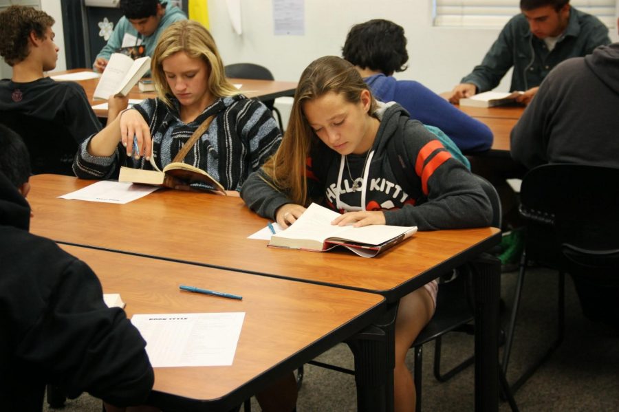 Freshmen begin to read their books for the "Angel Potato Revolution." Credit: Megan Kearney/The Foothill Dragon Press