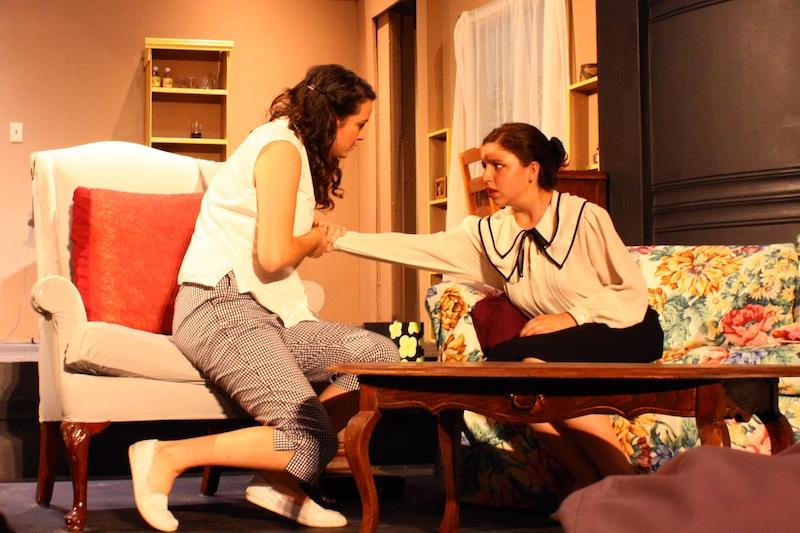 Senior Madeline McCormick and junior Rocha perform in the female version of "The Odd Couple." Credit: Sunset Flores/The Foothill Dragon Press