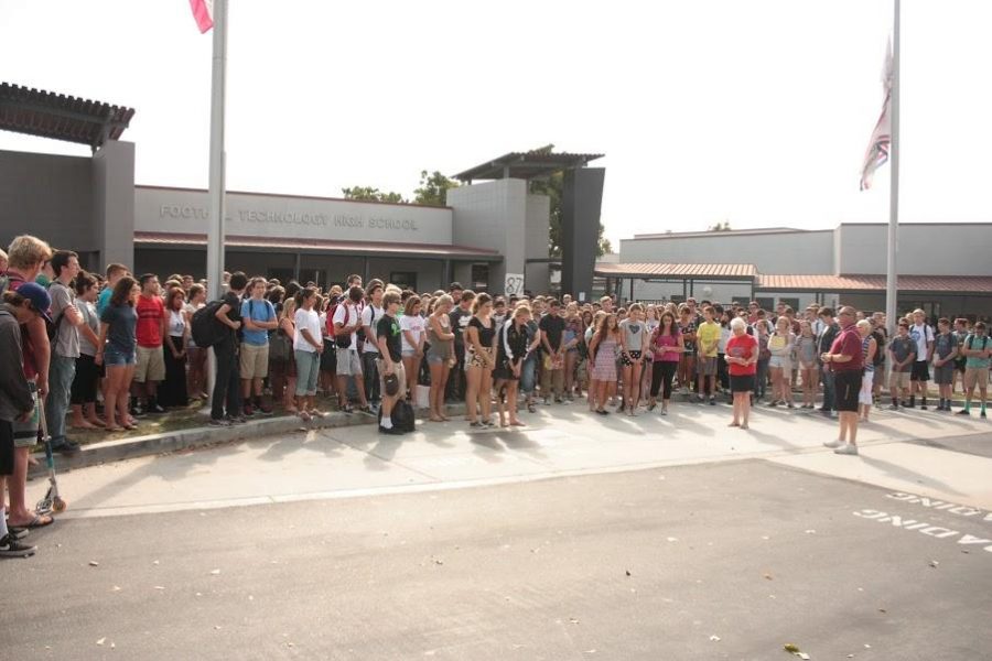 Students+gathered+outside+the+school+on+Friday%2C+Sept.+11+to+recite+the+Pledge+of+Allegiance.+Credit%3A+Grace+Carey%2FThe+Foothill+Dragon+Press