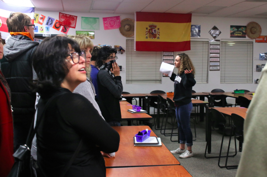 ASB student Alli Shields 17 leads a tour group. Credit: Grace Carey / The Foothill Dragon Press