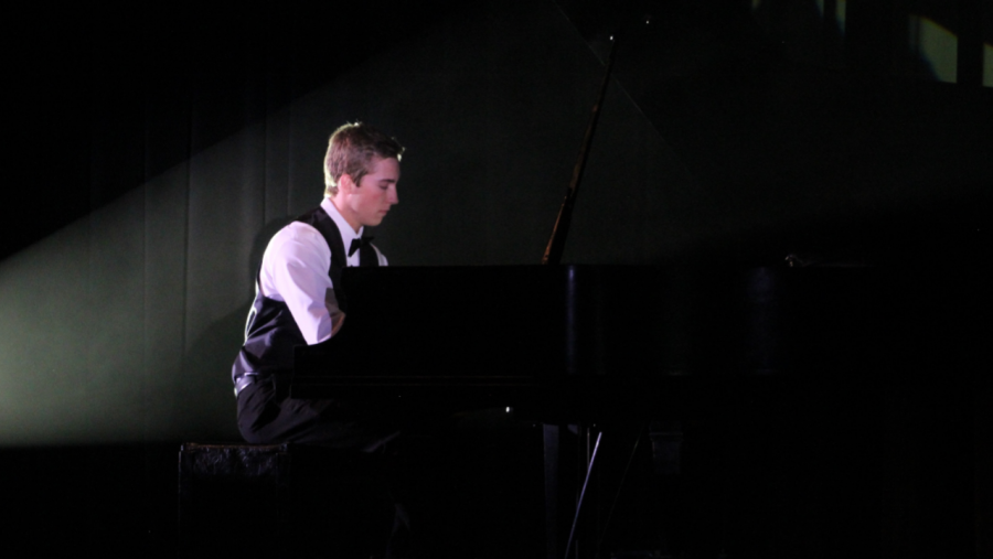 Frederick performs Rachmaninoff Prelude in G Minor at the Ventura Unified Festival of Talent 2016. Credit: Carrie Coonan / The Foothill Dragon Press