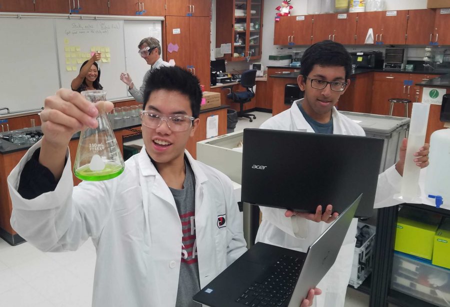 Darren+Wu+19+and+Ryan+Sequiera+19+in+BioTech+Lab.+