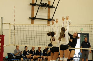 Girls’ volleyball rolls to three set victory against Laguna Blanca