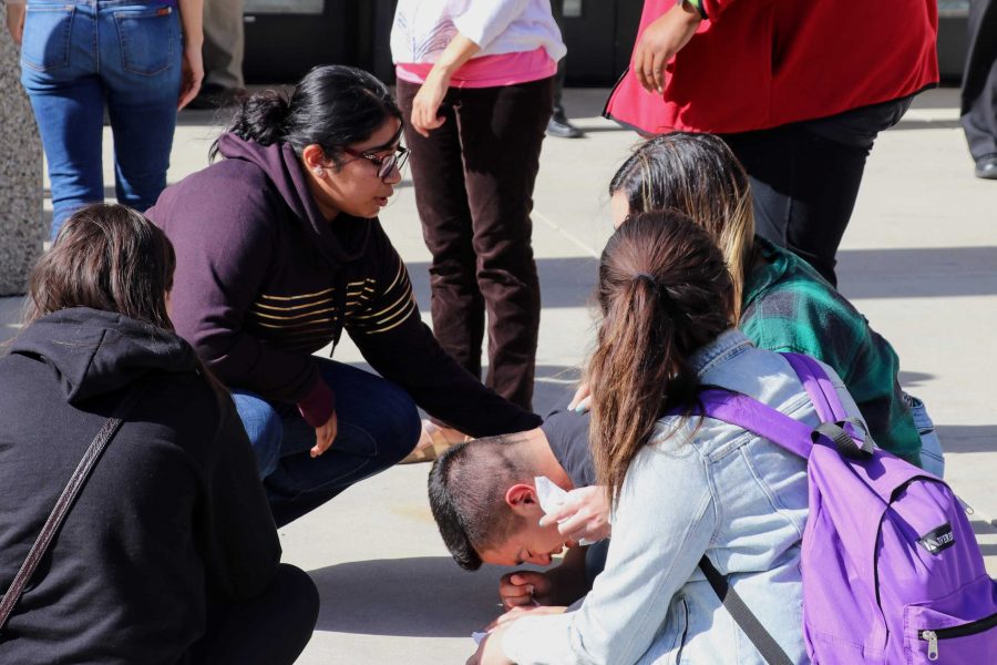 Cal Lutheran students hold one another up. Credit: Olivia Sanford / The Foothill Dragon Press