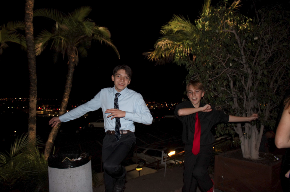 Students dance on the patio of the Pinsettia Pavillion. Credit: Maya Avelar / The Foothill Dragon Press