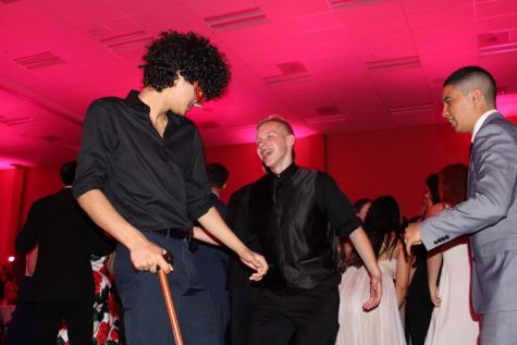 “Midsummer Night Masquerade Prom” unites students through music and dancing