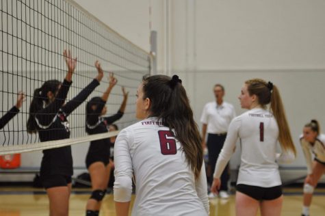 Nicole Najara 20' is focused and waiting for the serve.
