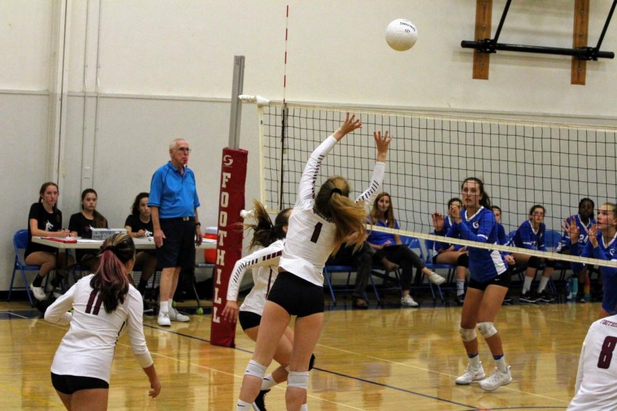 Fae Armstrong '21 with a strong set