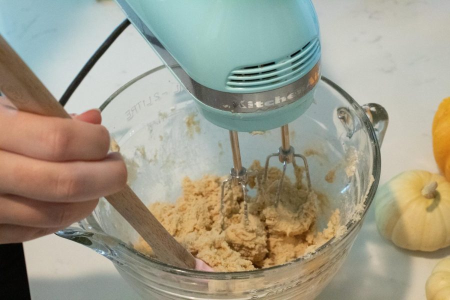 Mix 1 ½ cups of all-purpose flour, ½ teaspoon baking soda, ¼ teaspoon of cream of tartar and ¼ teaspoon of salt into the dough for around one minute or until fully combined 