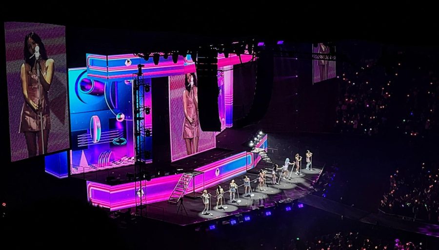 TWICE lights up The Forum on their sold-out world tour “III” – The