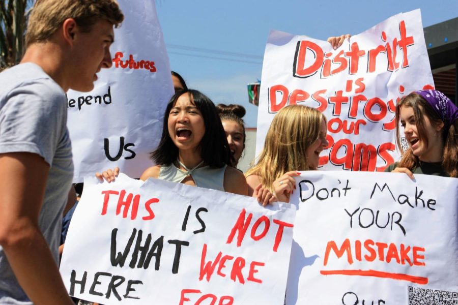 Foothill Tech students organize to protest the removal of coordinating periods (photo essay)