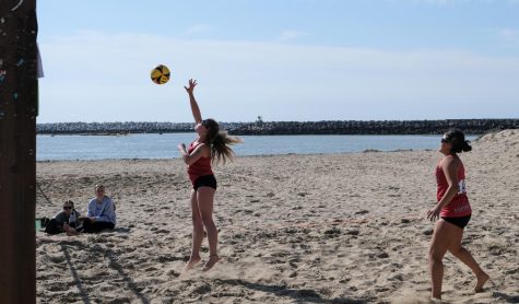 Girls’ beach volleyball takes another win in nail-biting matchup against St. Bonaventure