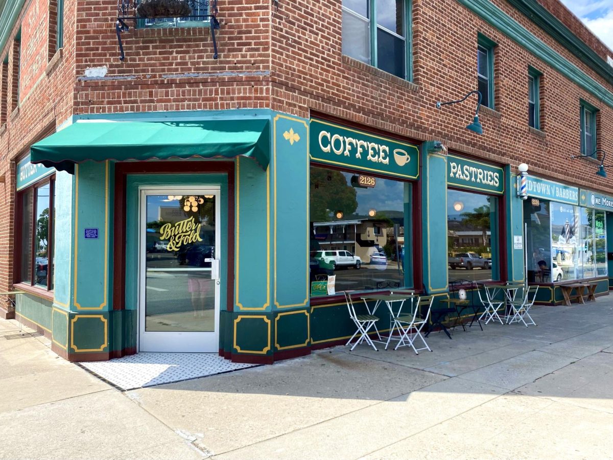 The+charming+exterior+of+Butter+and+Fold+attracts+many+customers+at+all+hours+of+business.+From+the+elegant+teal+and+gold+color+scheme+to+the+waft+of+freshly+baked+breads%2C+it%E2%80%99s+impossible+to+simply+pass+by+without+taking+a+peek+inside.