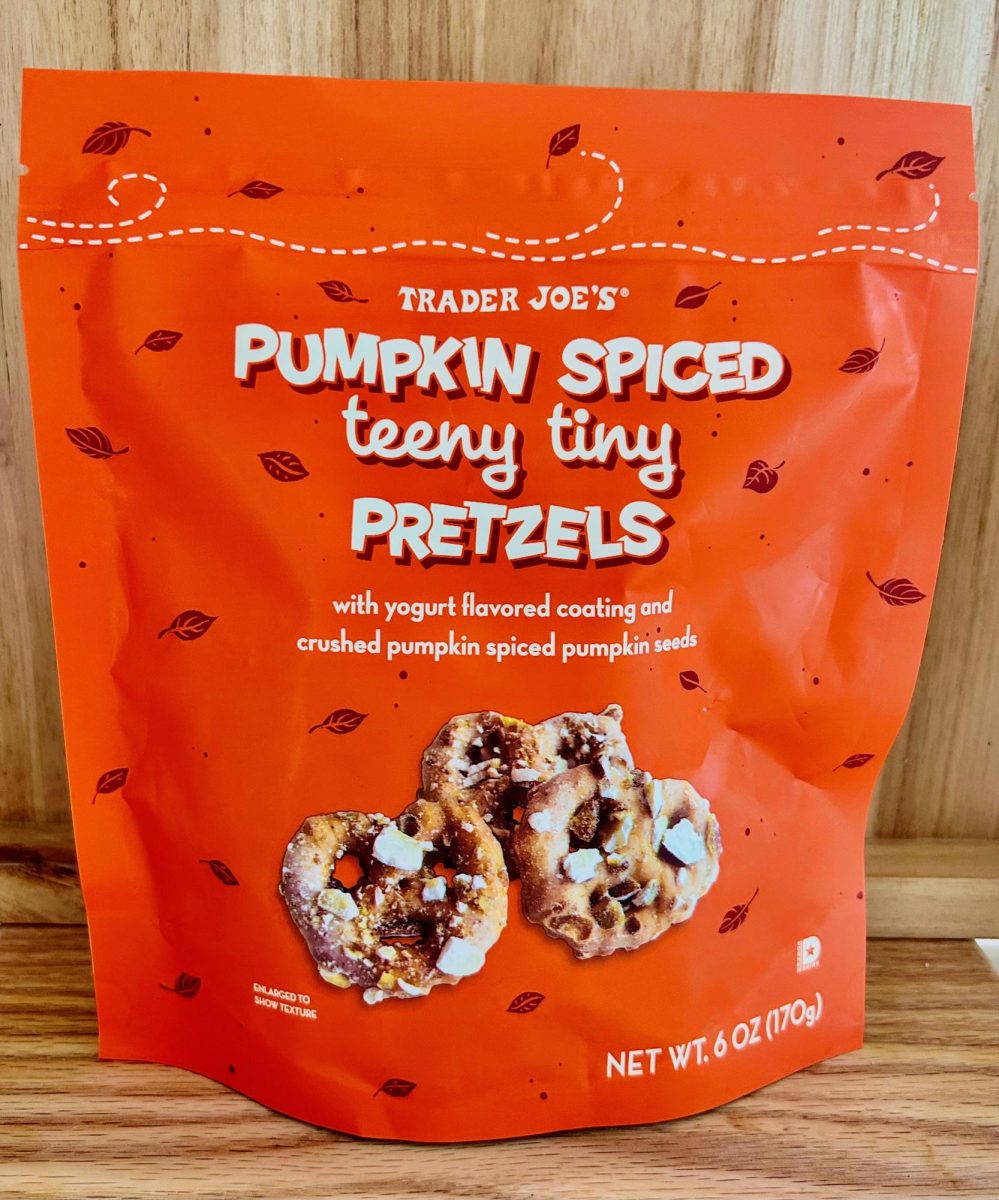 These pumpkin spiced teeny tiny pretzels were delicious. The yogurt flavored coating and the crushed pumpkin spiced pumpkin seeds this made for a perfect fall pretzel.