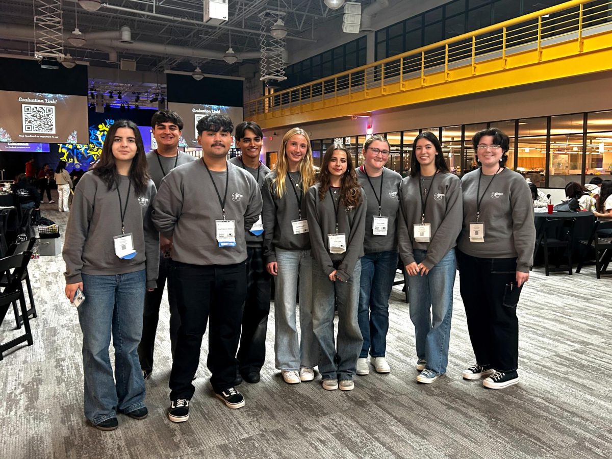 Foothill Tech Wellness Peers, Loren Romero '25, Jason Noufal '25, Angel Sanchez Moreno '26, Finn Alleman '26, Lauren Happle '26, Audrey Szijj '26, Lauren Fossati '25, Naomi Schwartz '26 and Olivia Brightly '25 all gather to pose for a group photo at the annual Y2Y Conference after a successful presentation to their fellow Wellness Peers.