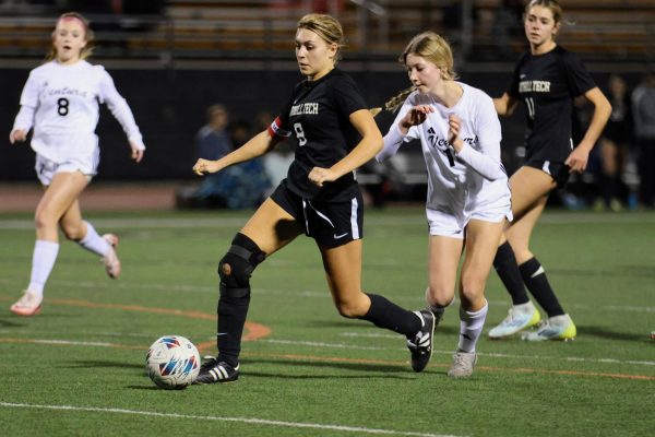 Girls soccer fights hard against Ventura in non-league match