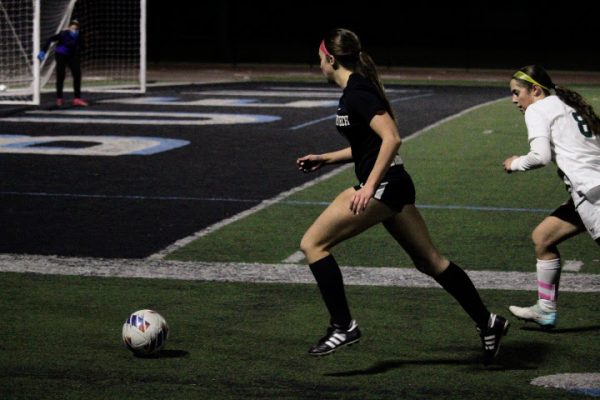 Girls soccer falls in a 0-2 dogfight against St. Bonaventure