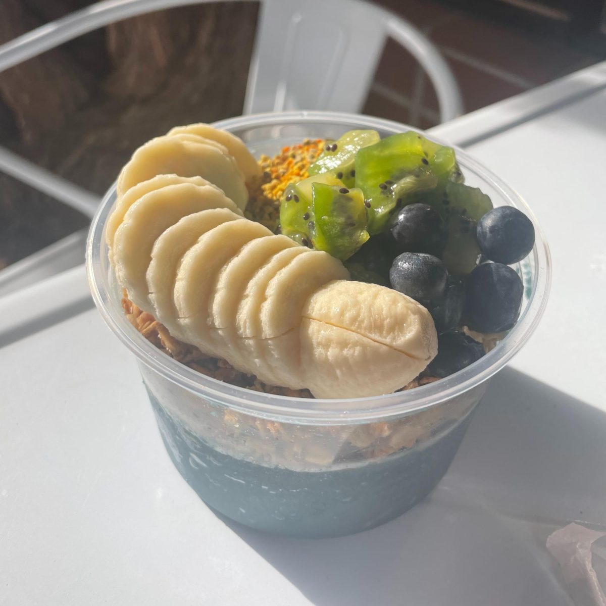 The Wave Acai Bowl instantly catches an eye with its bright blue acai, bright and slimy kiwi, fresh blueberries as well as the addition of cut up banana. This bowl did not quite meet my expectations and the flavor surprised me as it was full of mango's. This super sweet tropical bowl left my taste buds stung, I rate it a 7/10 only because of the overwhelming sweetness which didn't match my personal liking.