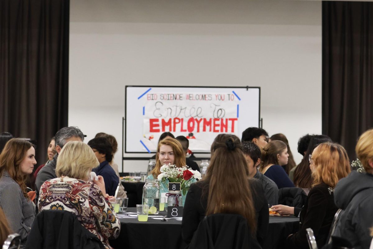 On the night of Feb.13, 2023 Foothill Technology (Foothill Tech) Bioscience Academy hosted their annual Entree to Employment event where the juniors and seniors held conversations, mock interviews and ate dinner with science and medical professionals. This event is one of the many that the academy offers its students, giving them the experience and the ability to gain insight on professional careers they may want to pursue. This event is catered by the sophomores of the academy (Cohort 21) and the director Mika Anderson, along with instructor Daniel Baker.