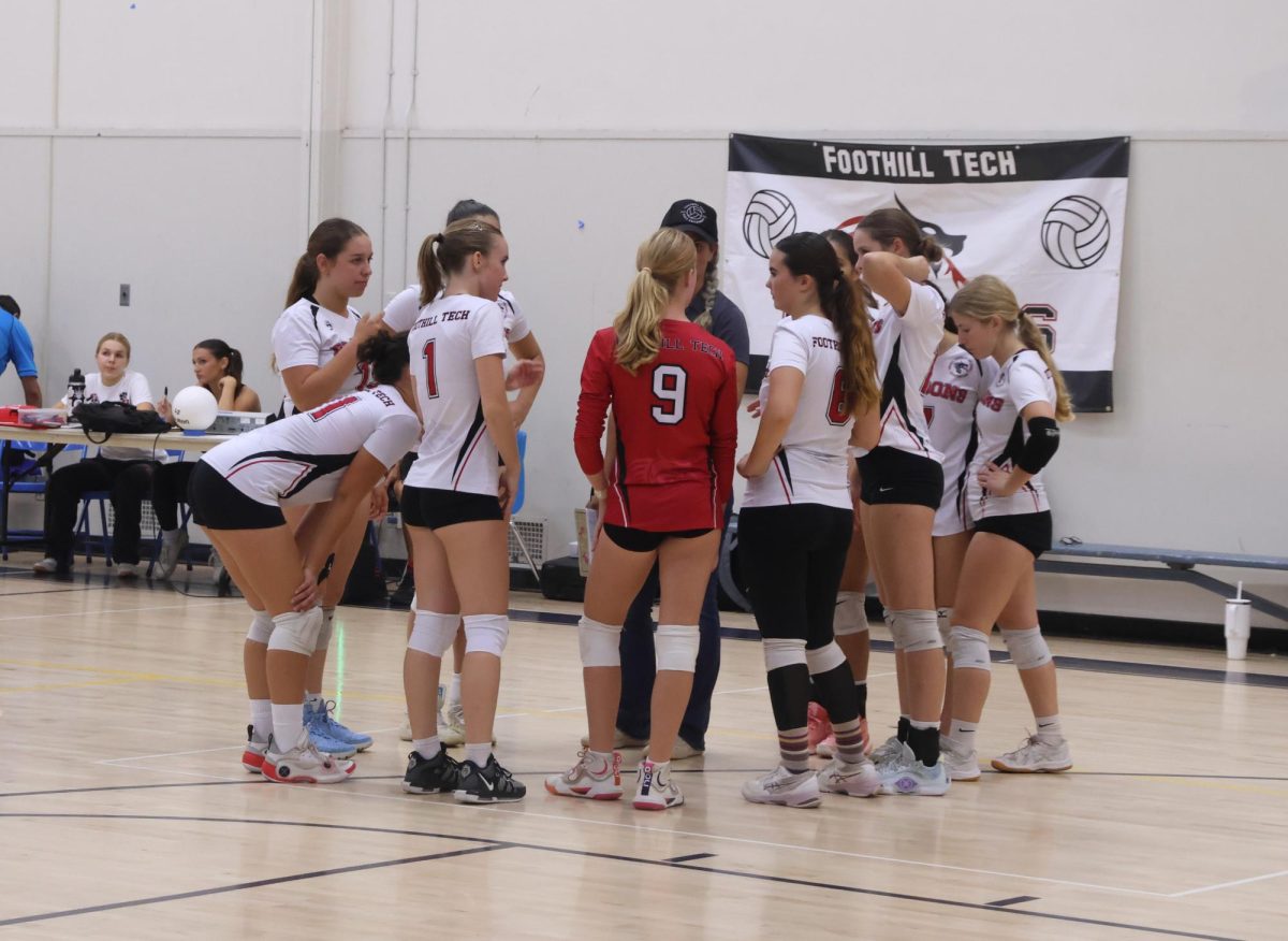 On the evening of Sept. 25, the Foothill Technology High School (Foothill Tech) girls volleyball team set to face off against Dunn High School (Dunn) in league play. Foothill Tech easily swept Dunn in a 3-0 victory. The game was the second out of their three games in the week. With the win, the Dragons moved to a 3-1 league record.