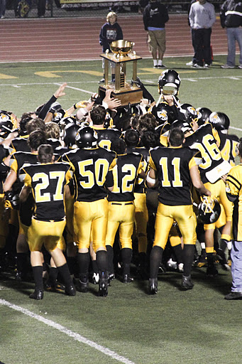 Ventura beat Buena 20-6 and took home the trophy for the second year in a row. Credit: Bethany Fankhauser/The Foothill Dragon Press