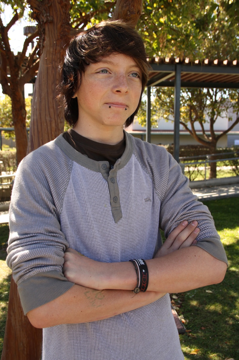 Sophomore Jonathan Carriger expresses himself through art and gymnastics. Credit: Aysen Tan/The Foothill Dragon Press.