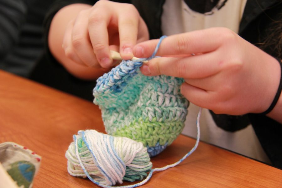 A new knitting and crocheting club called "The Pearling Bee" joins the Foothill campus. Credit: Josh Ren/The Foothill Dragon Press