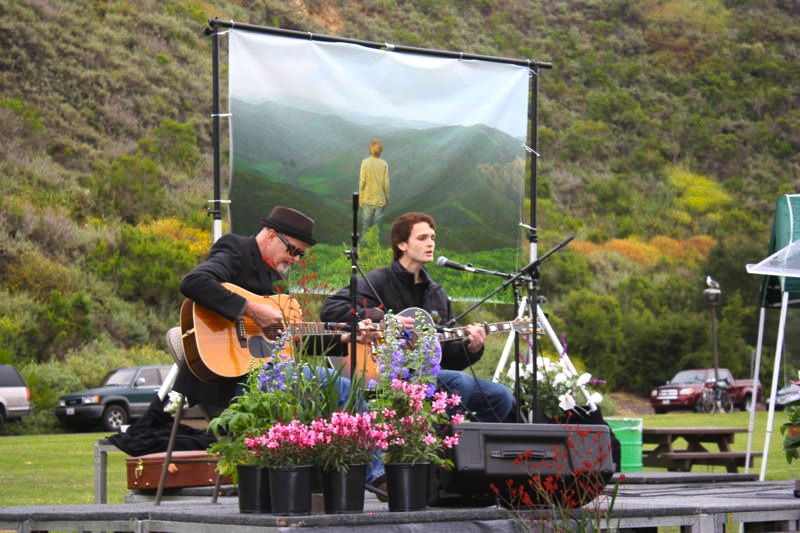 Kevin and Kyle McCormick performed a song in tribute of Nick Haverland at his memorial. Haverland was killed on May 11by an alleged drunk driver. Credit: Gemma Stoll/The Foothill Dragon Press.
