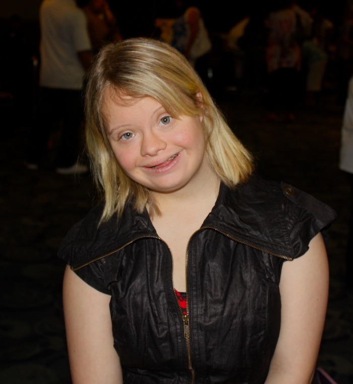 Lauren Potter poses at a fundraiser for Down syndrome research. Credit: Bryn Gallagher/The Foothill Dragon Press.