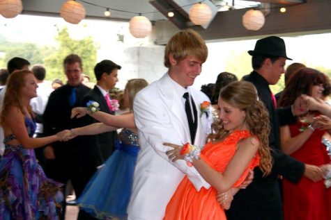 Senior Bill Grundler and Junior Tianna Cohen share a dance at Foothill's prom. Credit: Chrissy Springer/The Foothill Dragon Press.