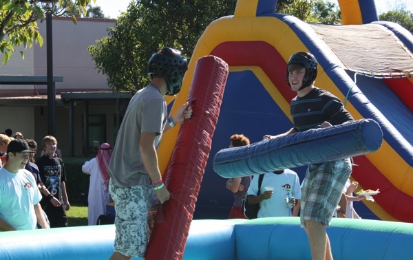 Foothill's Renaissance Rally gave students a chance to face off with each other in a friendly jousting session. Credit: Emma Huebner/The Foothill Dragon Press.