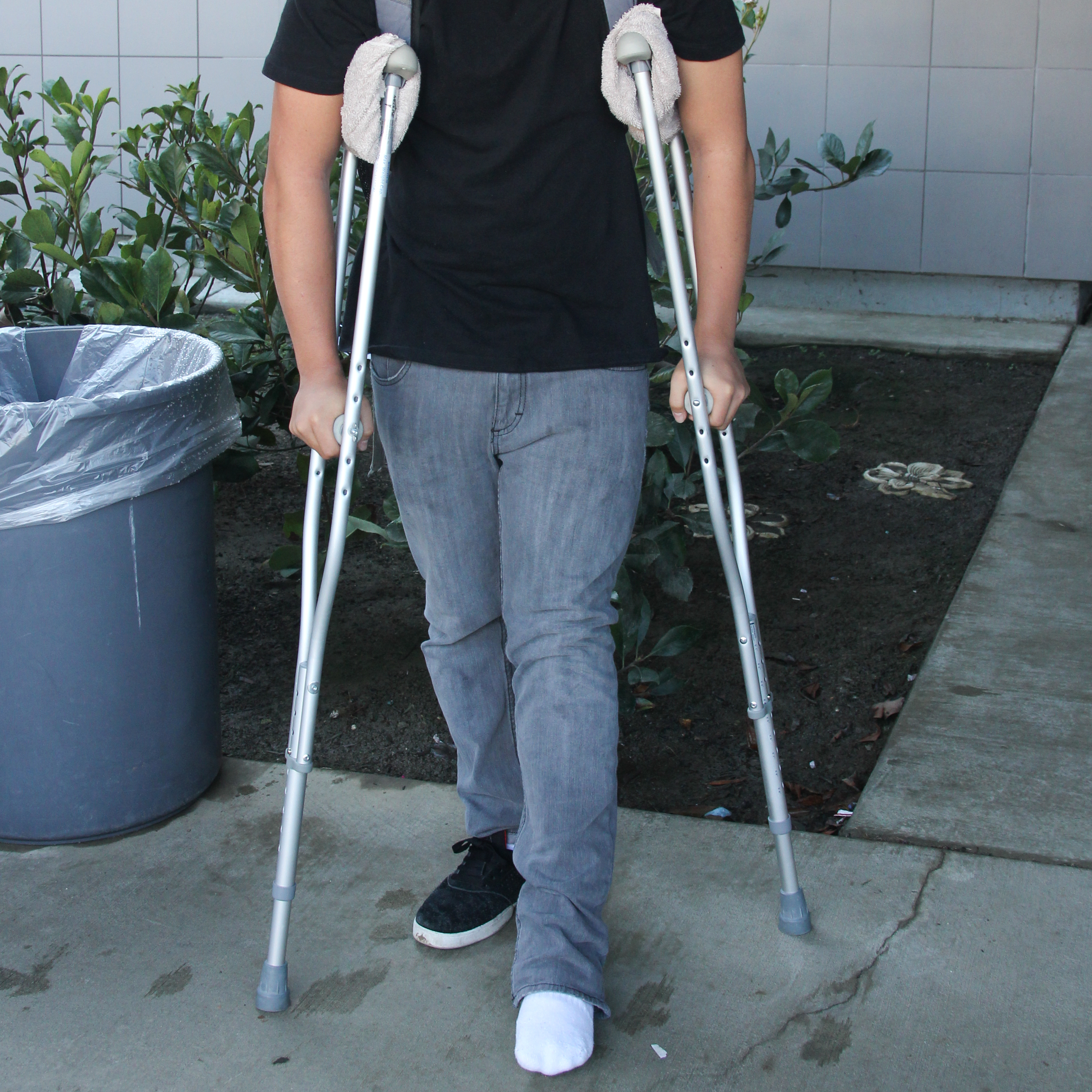 Many students become injured from playing sports in high school. Credit: Lauren Pedersen/The Foothill Dragon Press