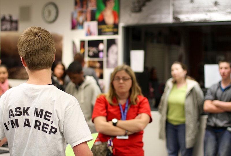 Freshman Cody Clark talks with parents at Foothills information session for prospective students on Thursday night. Credit: Jackson Tovar/The Foothill Dragon Press